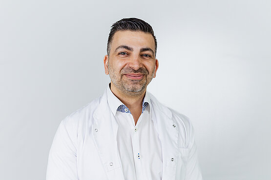 Portraitaufnahme Dr. med. Manuel Ego