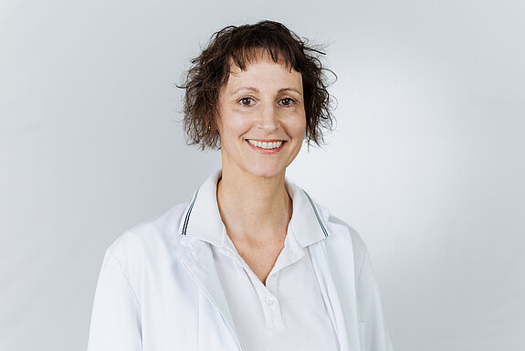 Portraitaufnahme Dr. med. Claudia Manderbach